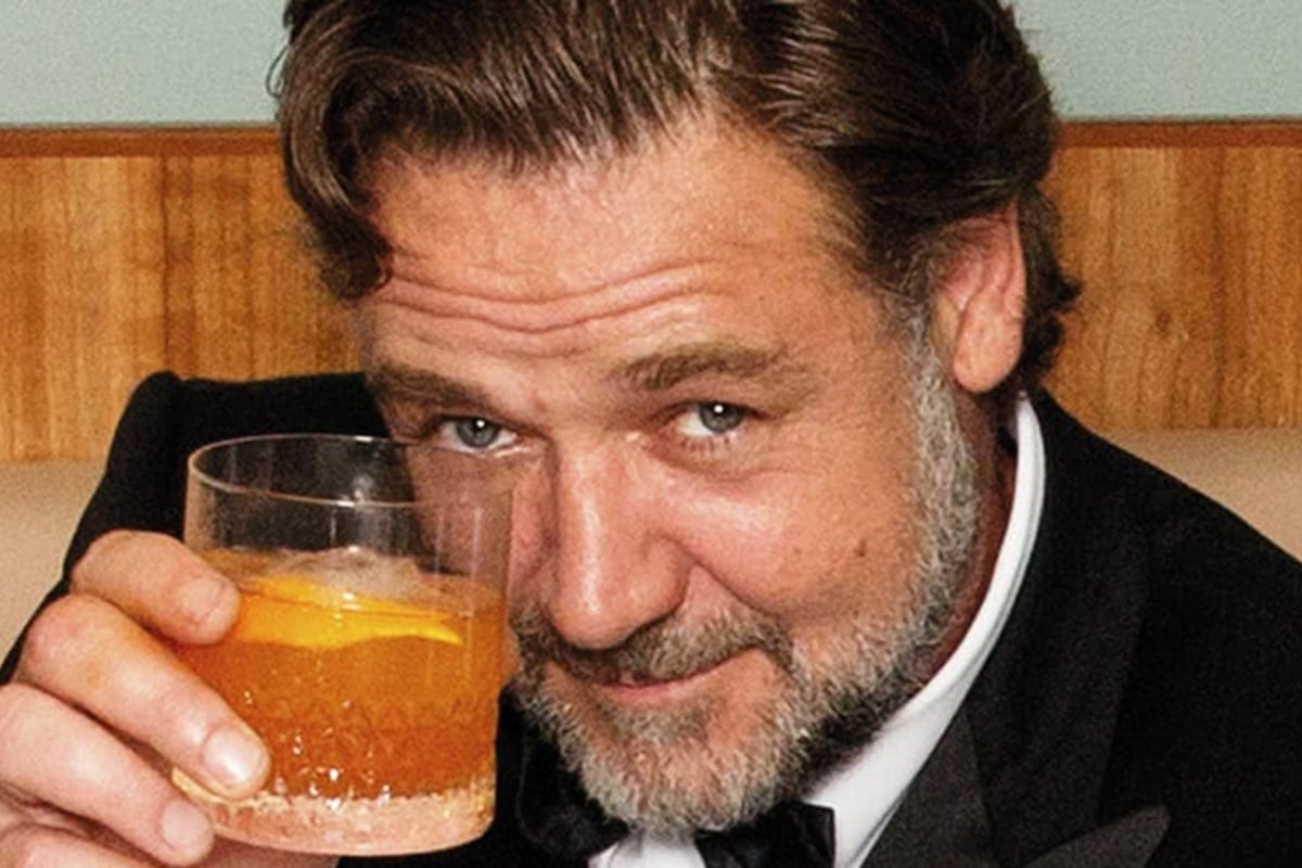 Russell Crowe’s guitars and vintage violin go under the hammer