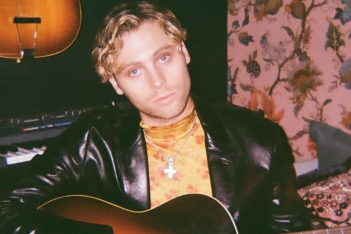 5SOS frontman Luke Hemmings hits #1 on ARIA Charts with debut solo album