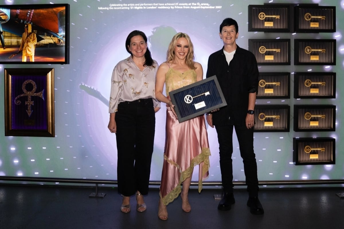 Kylie Minogue Becomes First Female Artist in Illustrious ’21 Club’