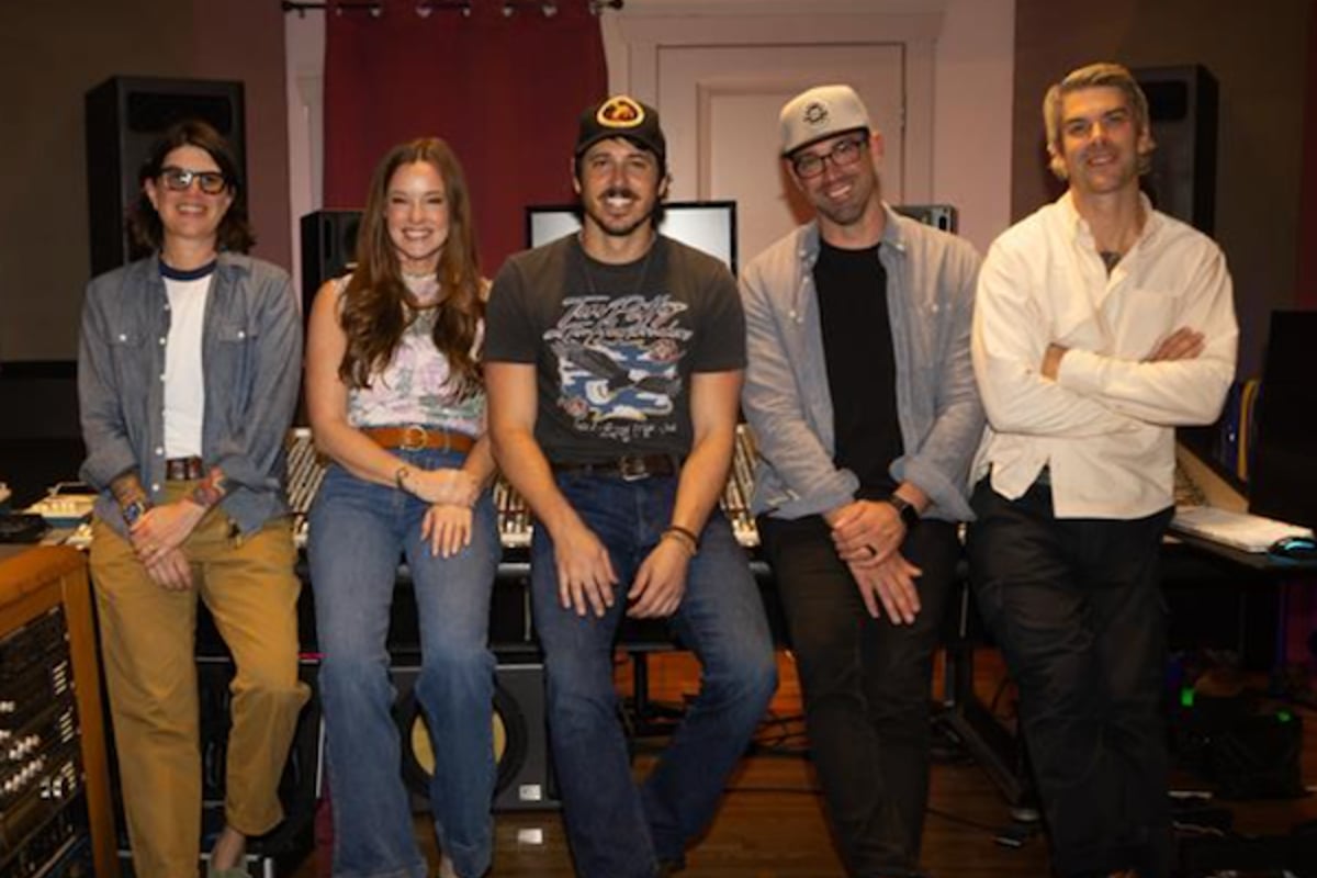 Morgan Evans Partners With Virgin Music Group, Announces New Single