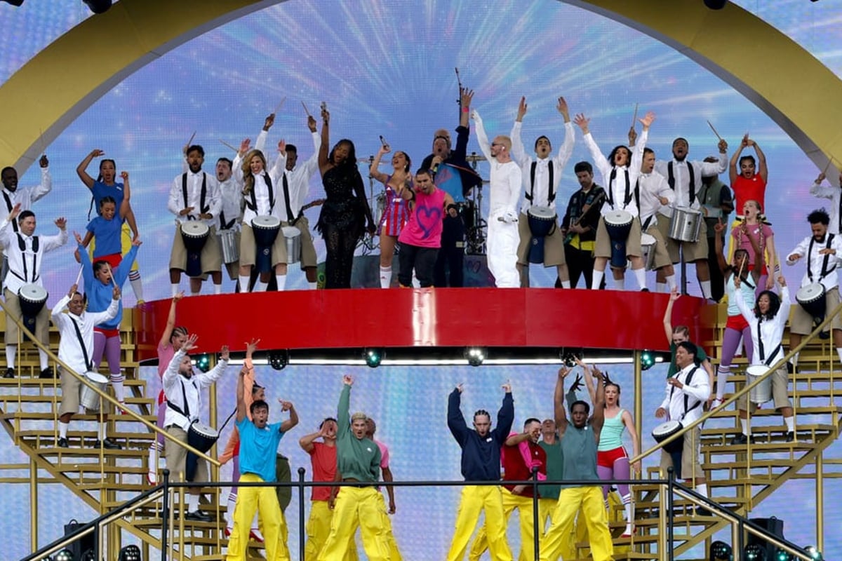 Australian Singer Emmanuel Kelly Makes History with Coldplay Performance at FIFA Club World Cup Final