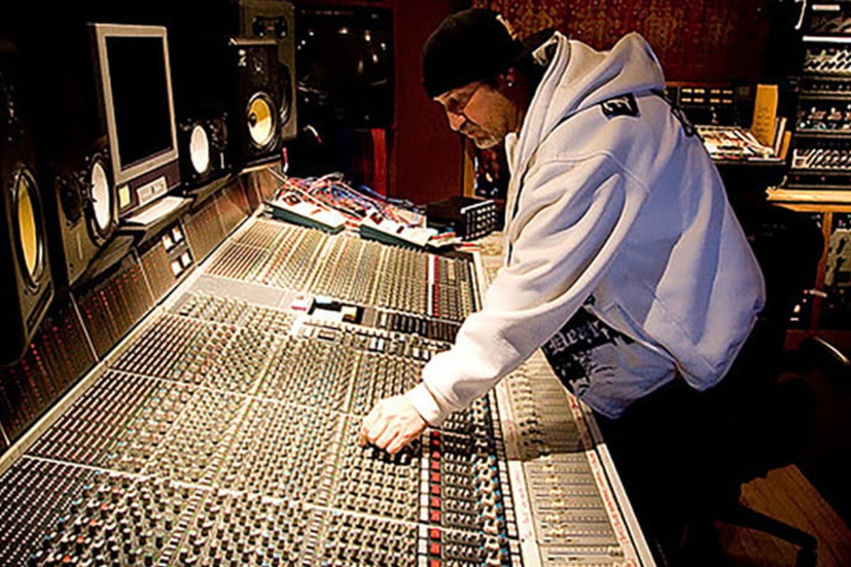 Hot Seat: Making It In The Music Industry… with Dave Aron, audio engineer