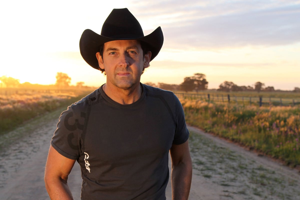 Lee Kernaghan and producer Garth Porter unveil ANZAC album project