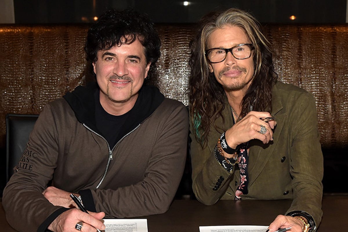 Steven Tyler goes solo, signs with Big Machine Label Group