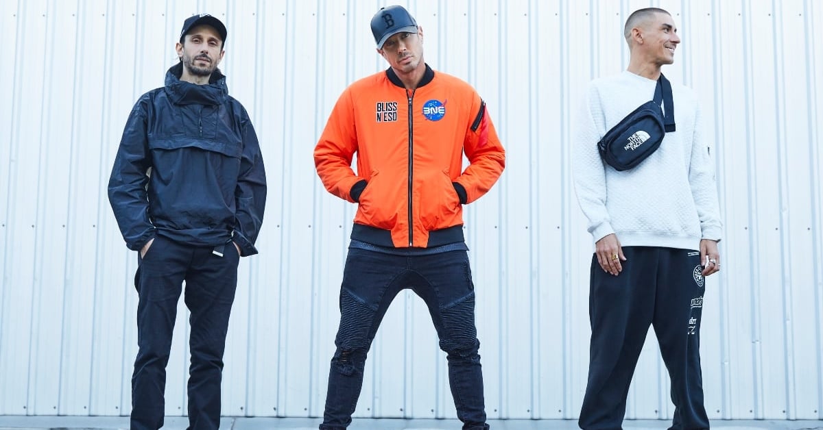 Bliss n Eso – Flying Colours (Bonus Track Version) – 18 x