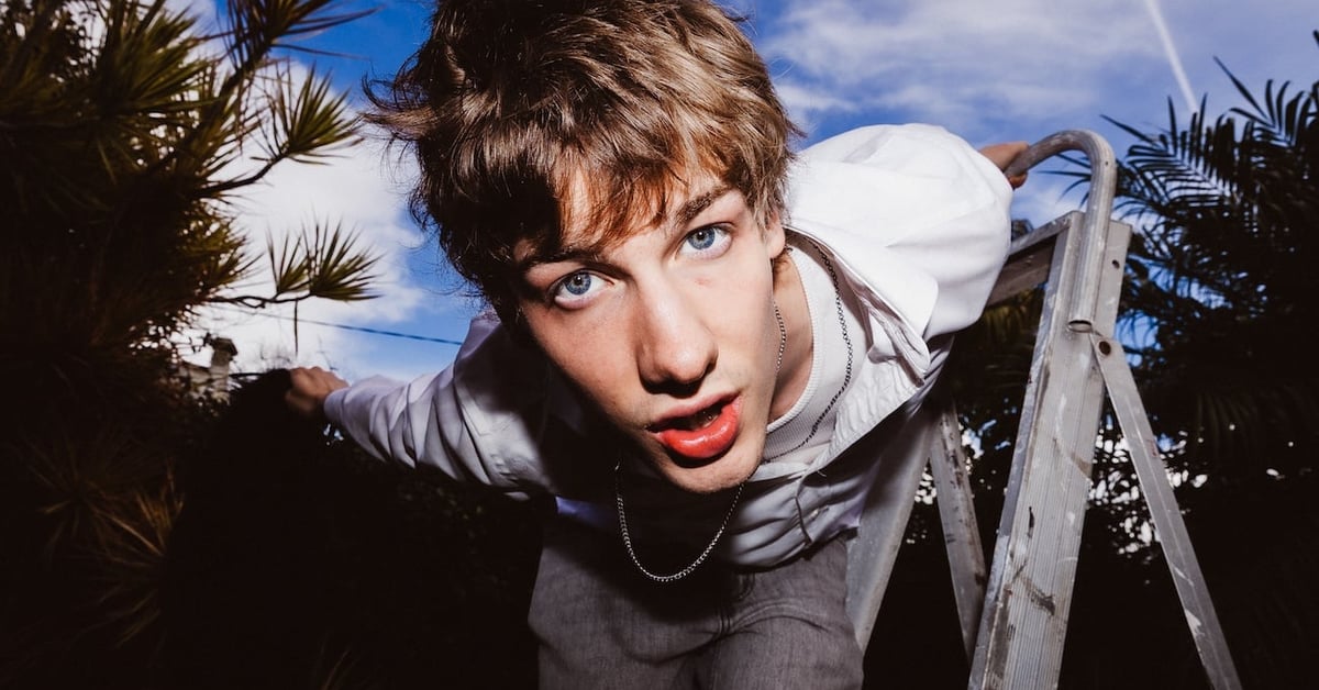 Up-and-Coming Australian Artists: Jett Blyton