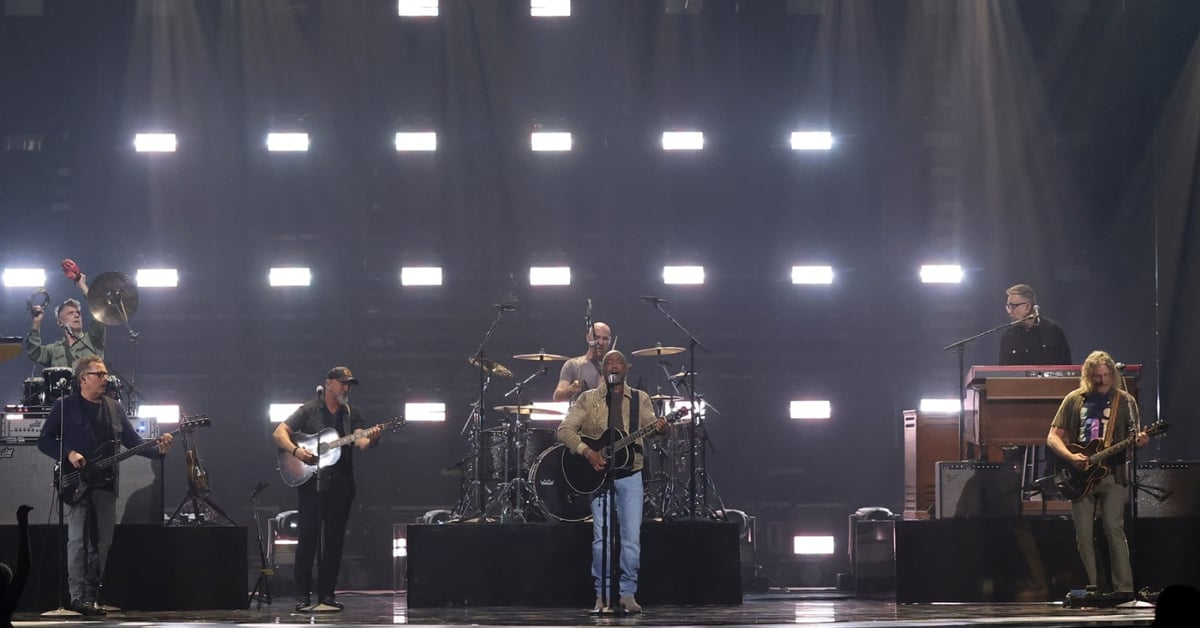 Hootie & Blowfish AMAs Return: Nostalgia Power Play