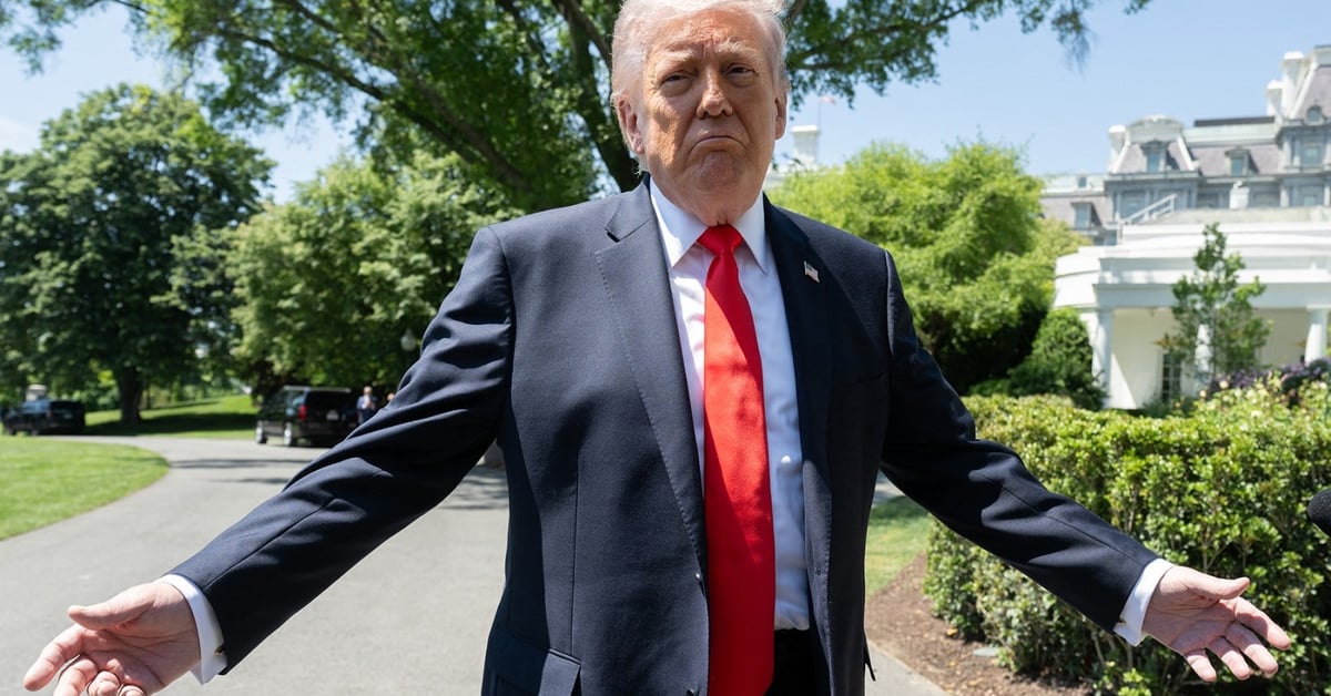 Trump Claims It’s Unconstitutional to Ask Congress to Authorise War