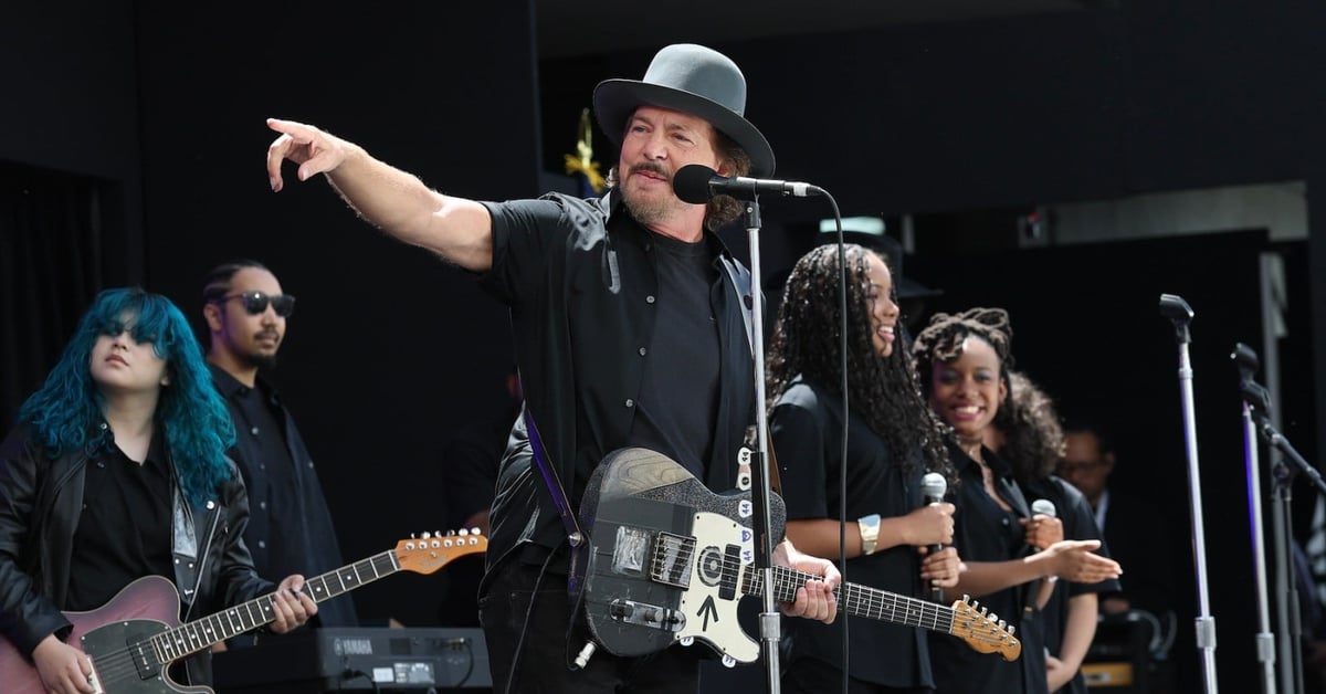 See the Roots, Eddie Vedder, U2 Perform at Obama Presidential Center Opening Ceremony