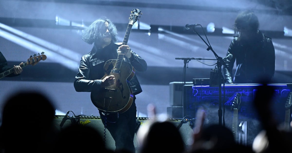 See the Raconteurs Reunite for First Time in Seven Years at Jack White ...