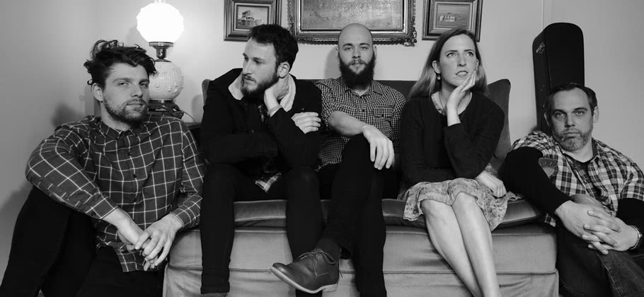 Premiere: Run Rabbit Run Announce Their Tour With A Dark Slice Of Folk