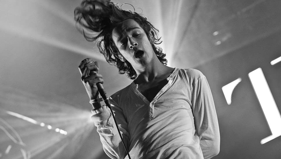 The 1975 frontman Matt Healy says Oasis needs to 'grow up' and reunite - Matt Healy’s Height: The 1975 Frontman’s Edge