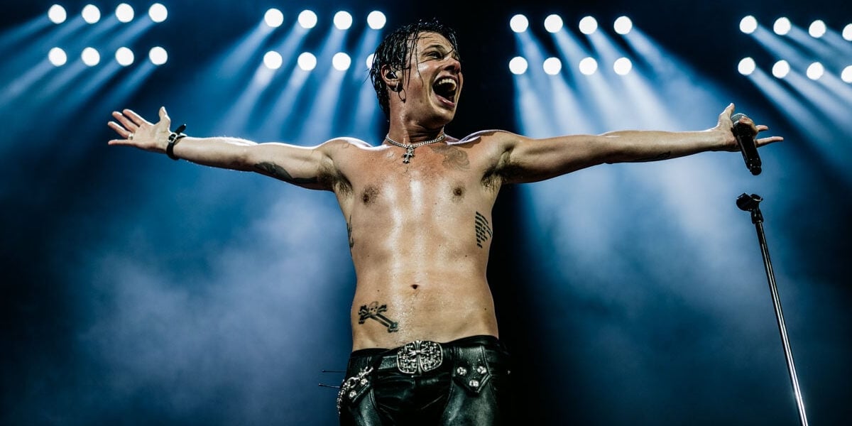 Yungblud Goes to Top of ARIA Charts With ‘IDOLS’ After Massive Australia Tour