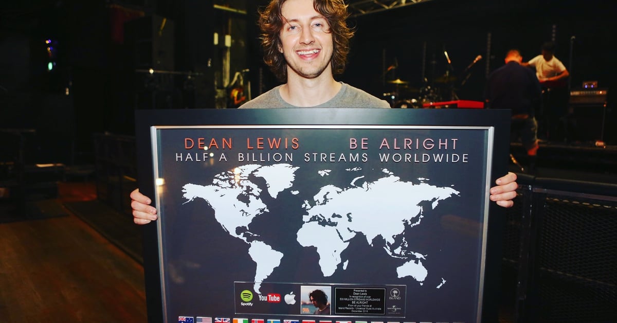  Dean Lewis signs with WME for global representation 