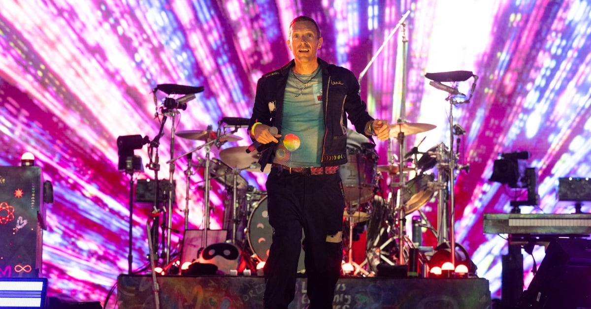 Coldplay's Record-Breaking Glastonbury Headlining Set Was Brilliant and ...