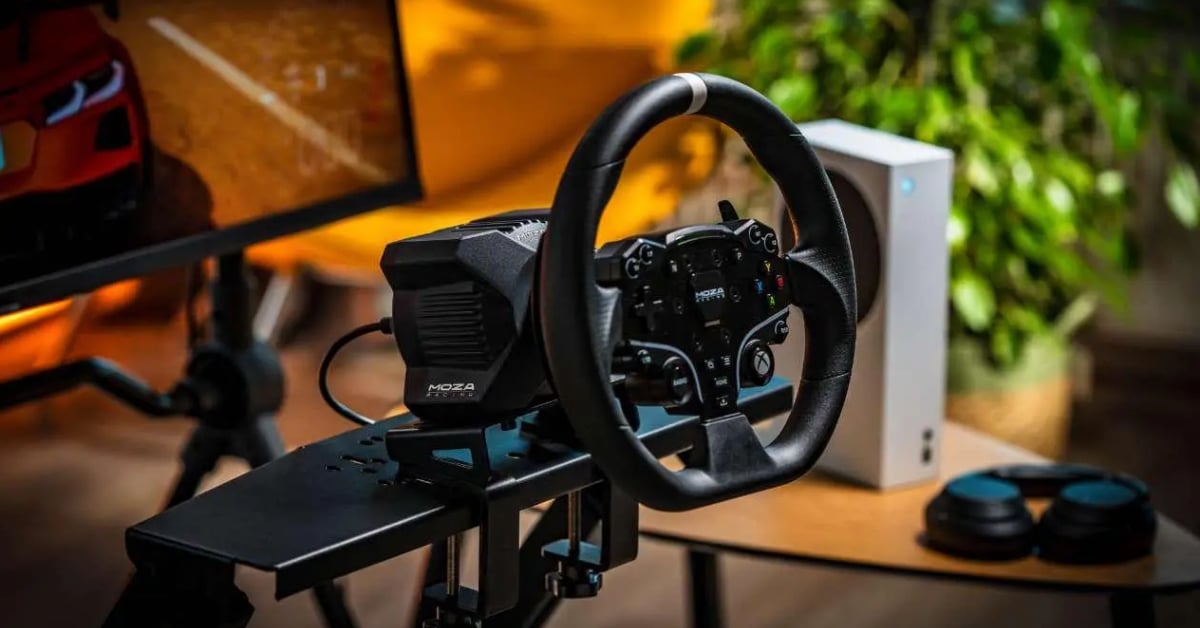 The MOZA R3 Bundle Is the Best Way to Spruce Up Your Xbox