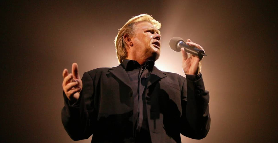 Australian music icon John Farnham diagnosed with cancer