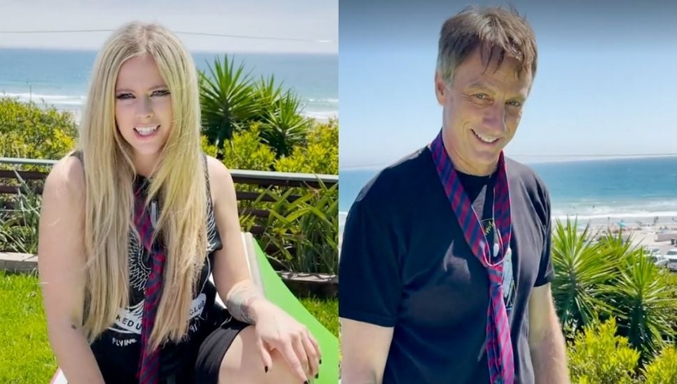 Avril Lavigne makes TikTok debut with sk8er boi Tony Hawk(02)