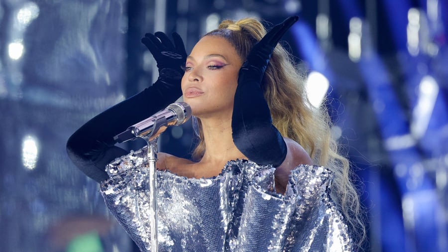 Kamala Harris Walks Out to Beyoncé’s ‘Freedom’ for First Speech