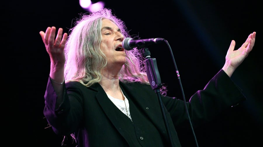 Patti Smith Is 'Absolutely Fine' After Collapsing on Stage From(02)
