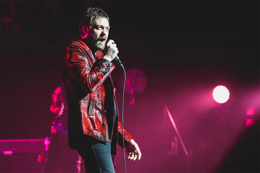 Tom Meighan of Kasabian performing in Sydney in 2017
