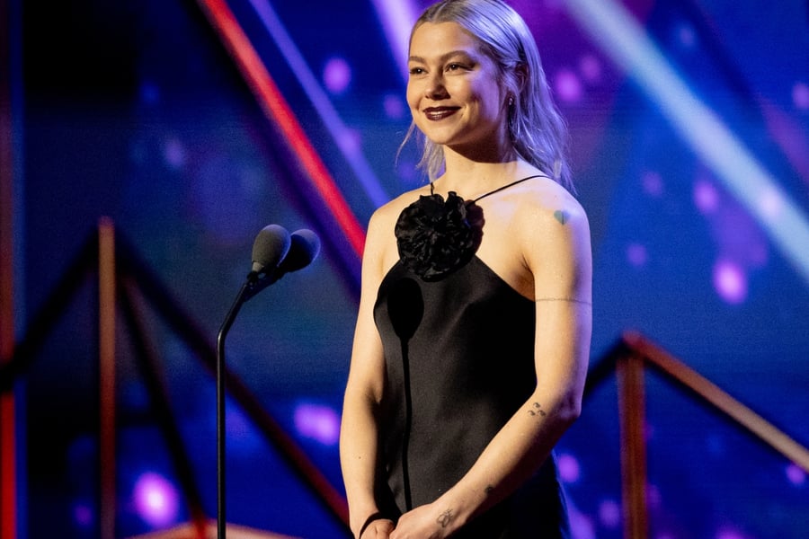 Phoebe Bridgers Can't Stop Gushing Over Taylor Swift at the iHeartRadio Music Awards