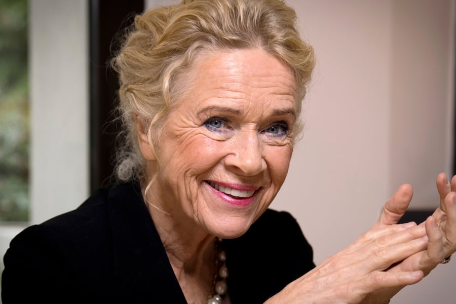 Liv Ullmann