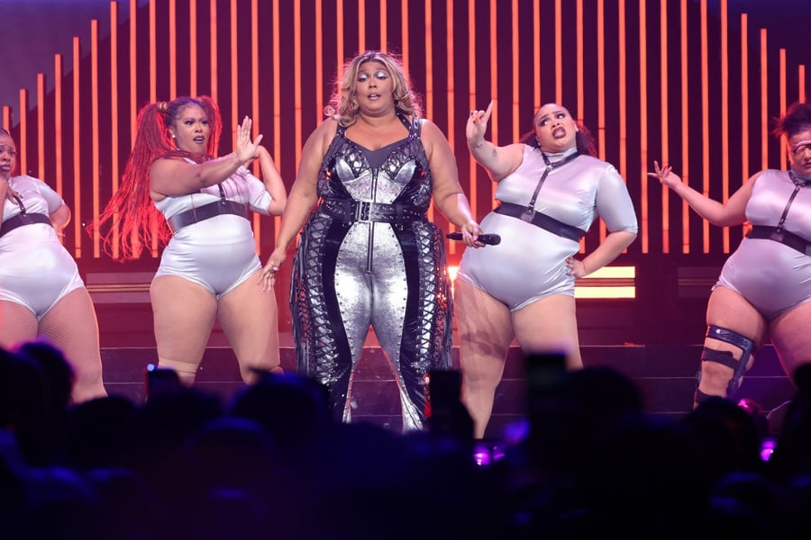 Lizzo dancers