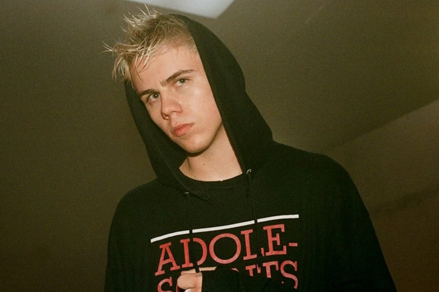 The Kid LAROI Shares New Single 'APEROL SPRITZ'