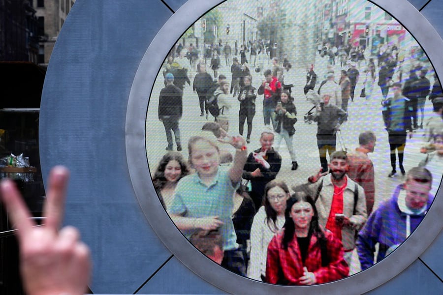 New York-Dublin portal