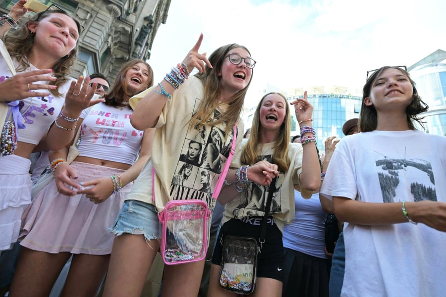 Terrorists Threatened a Taylor Swift Concert. Here’s How the Swifties …