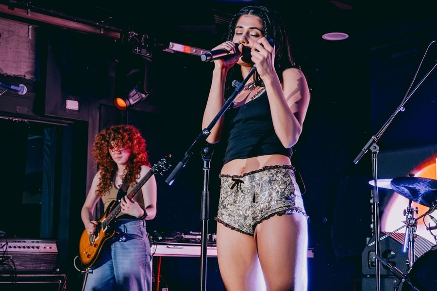 Ayesha Madon performs at Rolling Stone House (photo by Diana Nguyen)