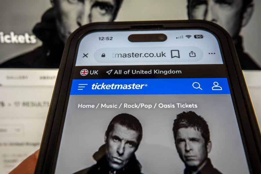Oasis Ticketmaster page on phone