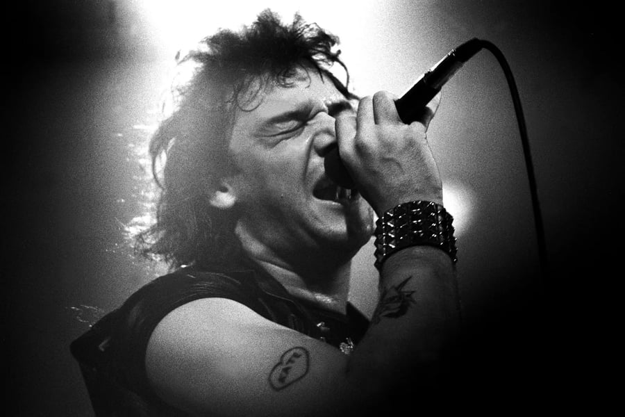 Paul Di'Anno singing with Iron Maiden in 1981. Paul Natkin/Getty Images