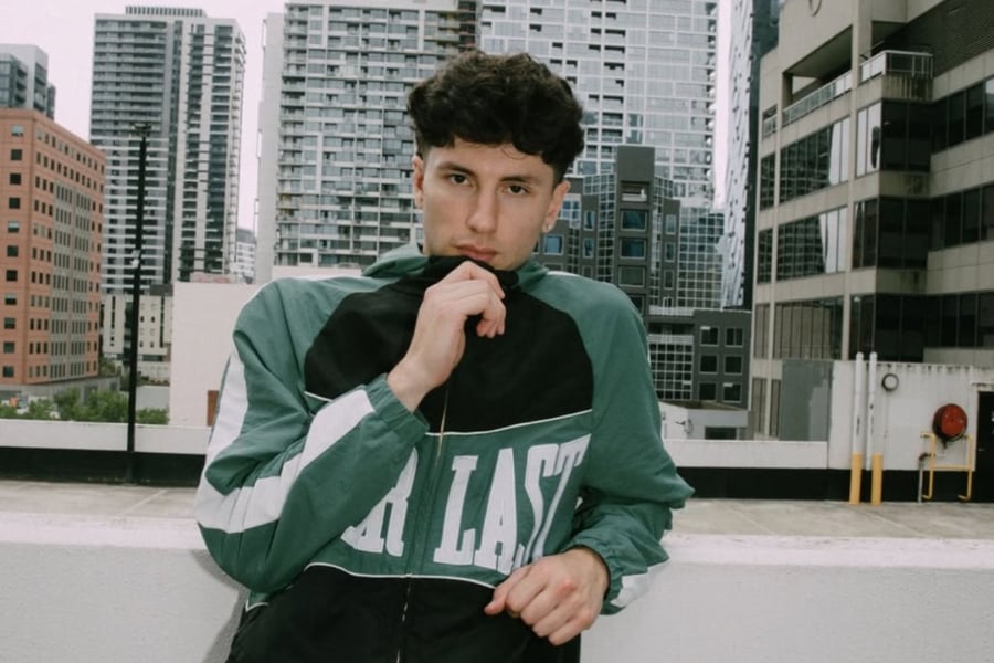 Miko Mal wearing the Everlast XL line