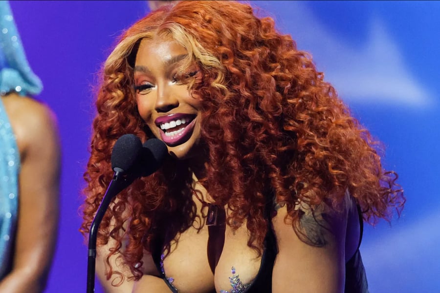 SZA accepts the Favorite R&B Song award onstage during the 2025 American Music Awards