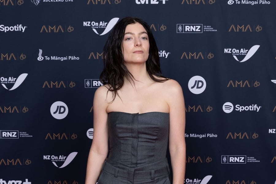 Lorde on the 2025 Aotearoa Music Awards red carpet