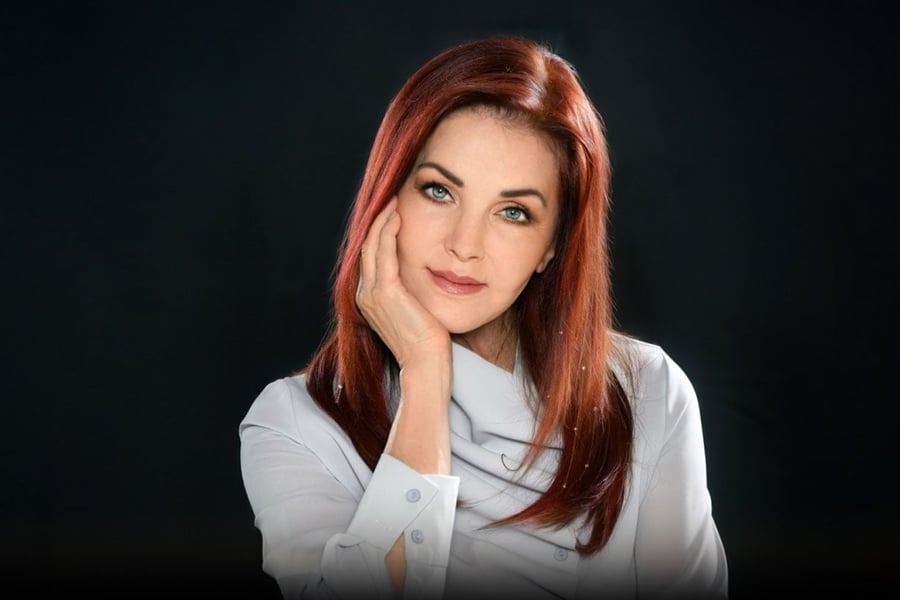 Priscilla Presley