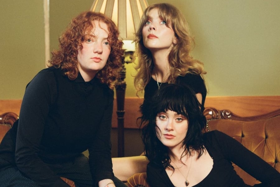 Folk Bitch Trio