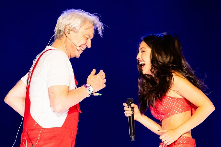 David Byrne and Olivia Rodrigo perform together