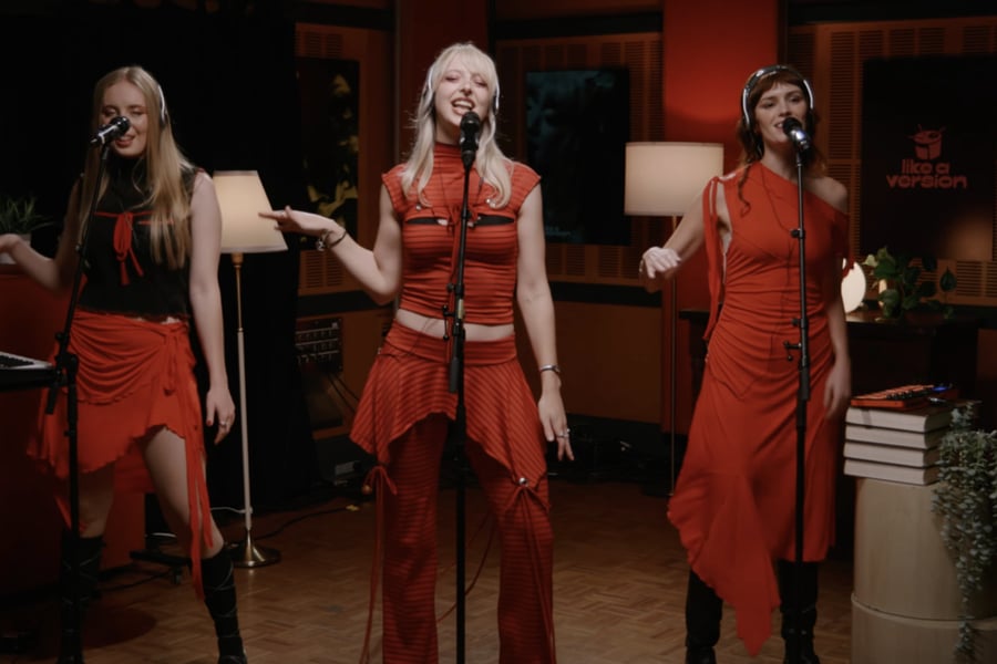 Blusher covering Kesha for Like a Version.