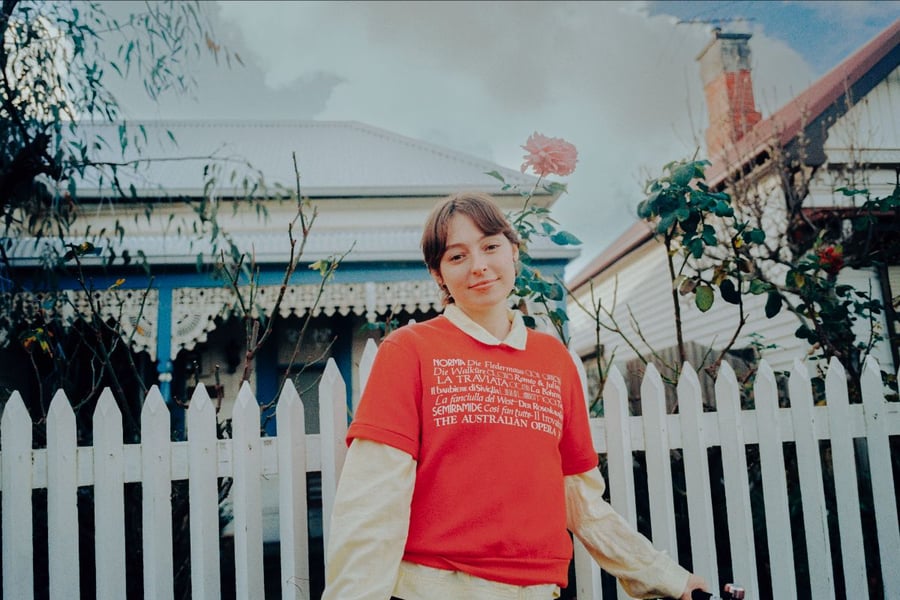 Stella Donnelly press shot
