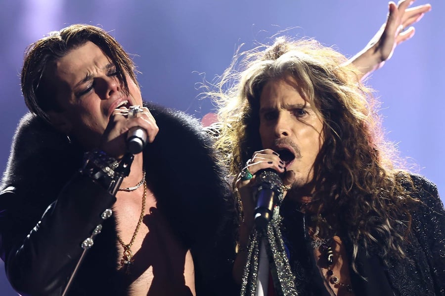 Yungblud and Steven Tyler at VMAs Ozzy Osbourne tribute