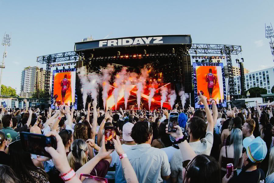 Fridayz Live