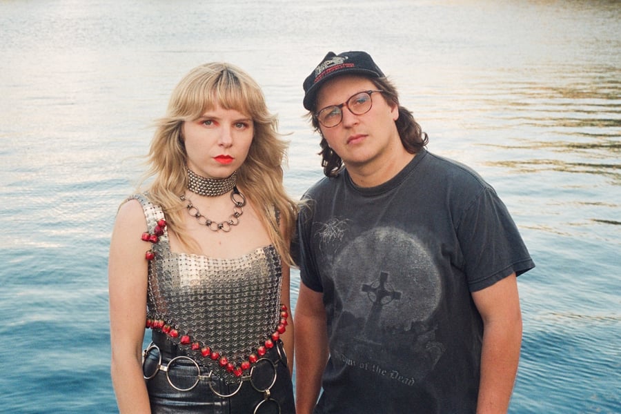 Earth Tongue press shot