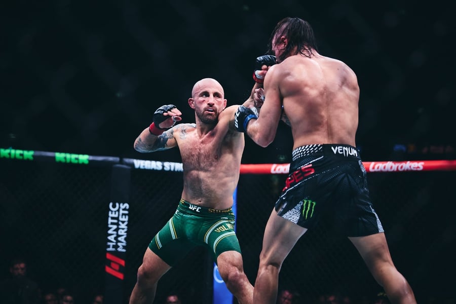 UFC 325: VOLKANOVSKI vs. LOPES 2