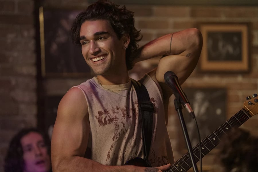 Josh Heuston as Justin Kohl