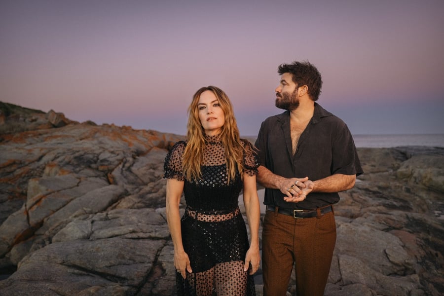 Angus & Julia Stone press shot