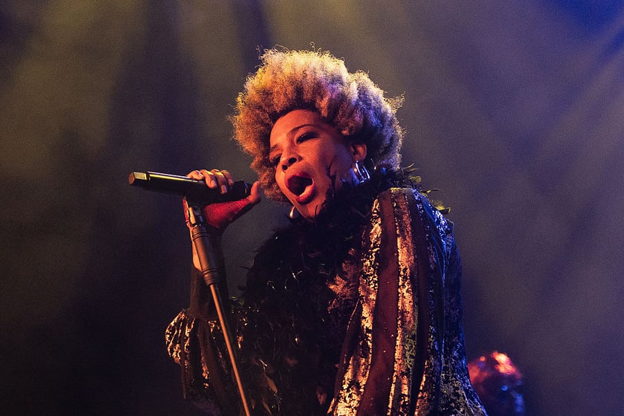 Macy Gray performs live