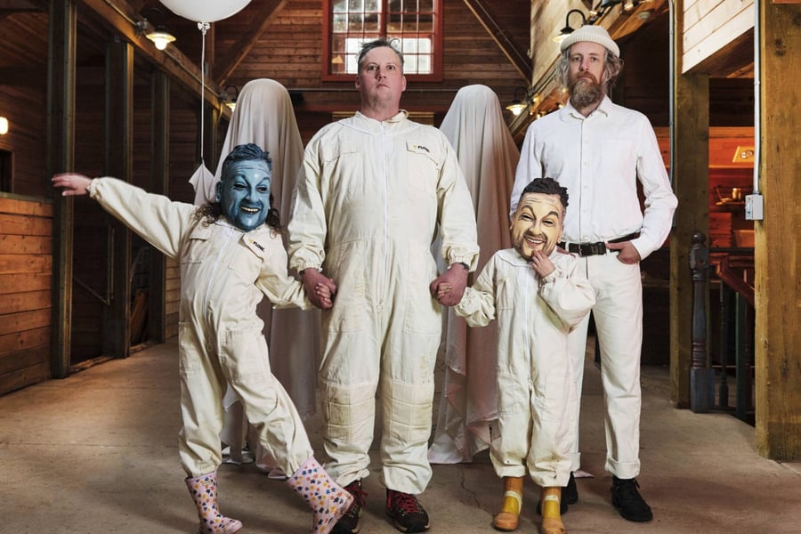 Modest Mouse press shot